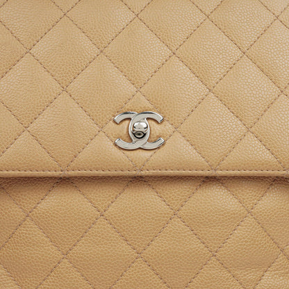 Chanel Jumbo Kelly Flap Bag aus beigem gestepptem Caviar-Leder