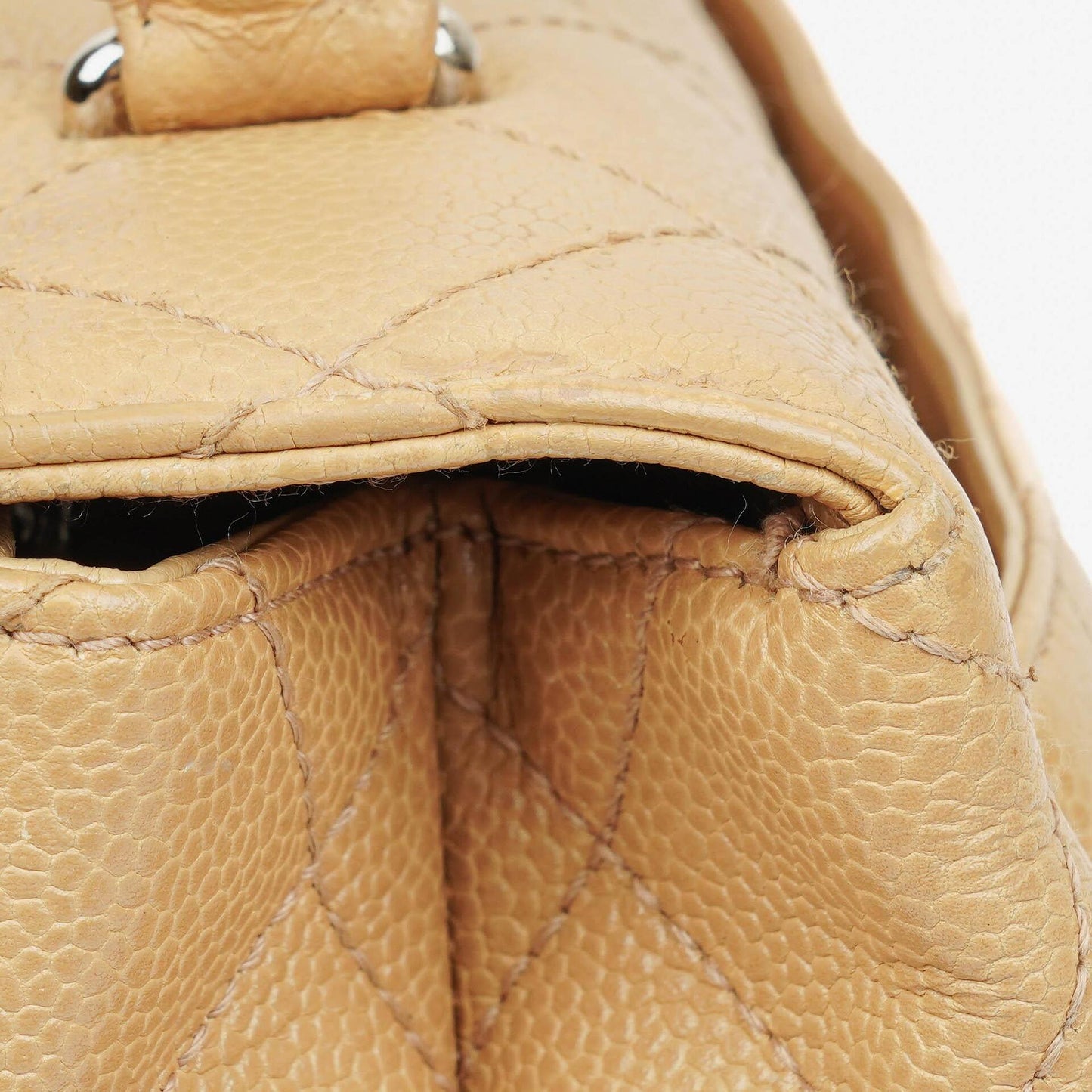 Chanel Jumbo Kelly Flap Bag aus beigem gestepptem Caviar-Leder