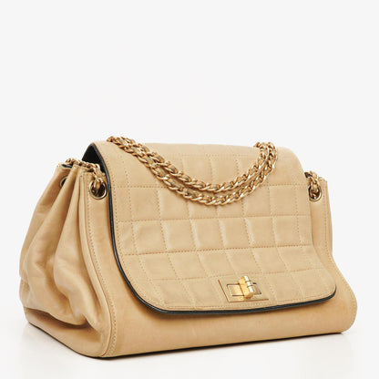 Chanel Mademoiselle Flap Accordion aus beigem Chocolate-Bar-Lammleder