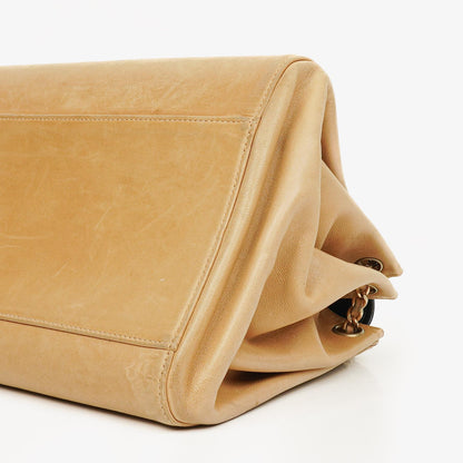 Chanel Mademoiselle Flap Accordion aus beigem Chocolate-Bar-Lammleder