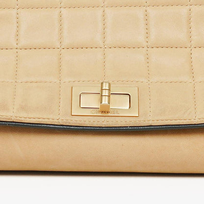 Chanel Mademoiselle Flap Accordion aus beigem Chocolate-Bar-Lammleder