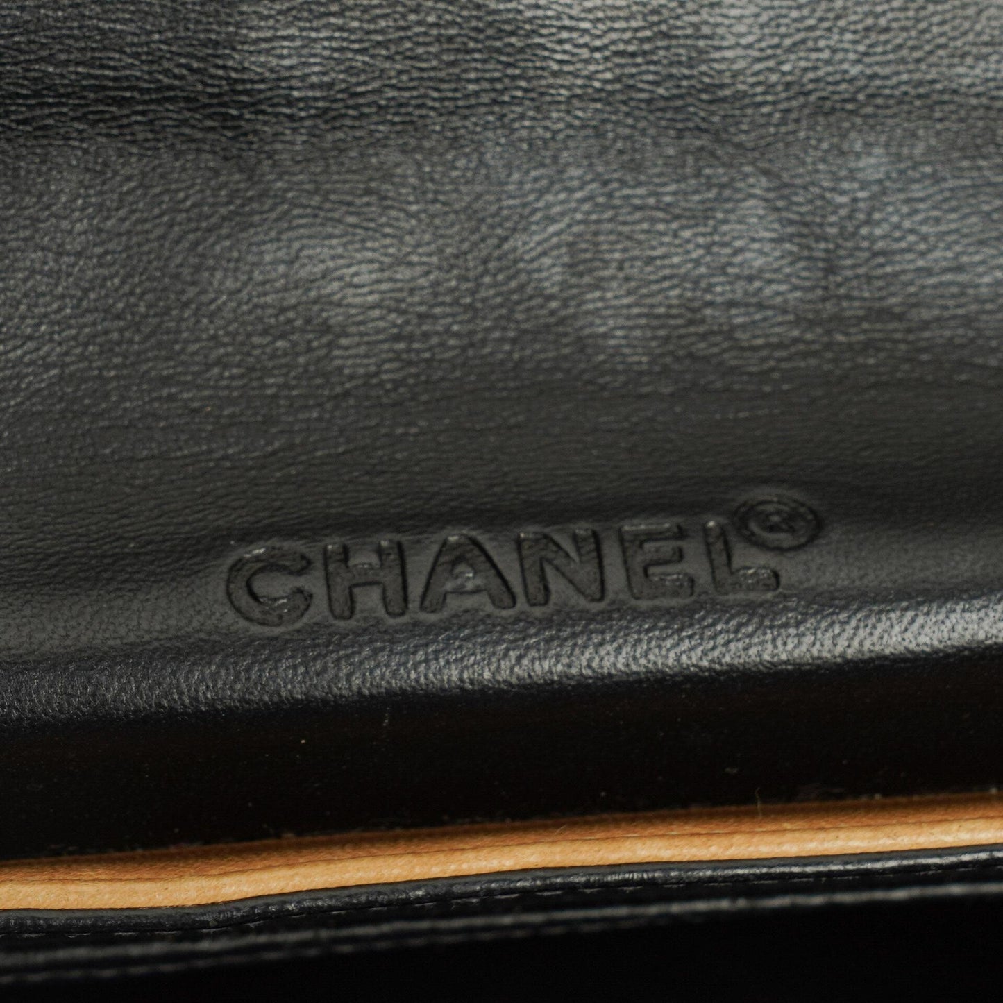 Chanel Mademoiselle Flap Accordion aus beigem Chocolate-Bar-Lammleder