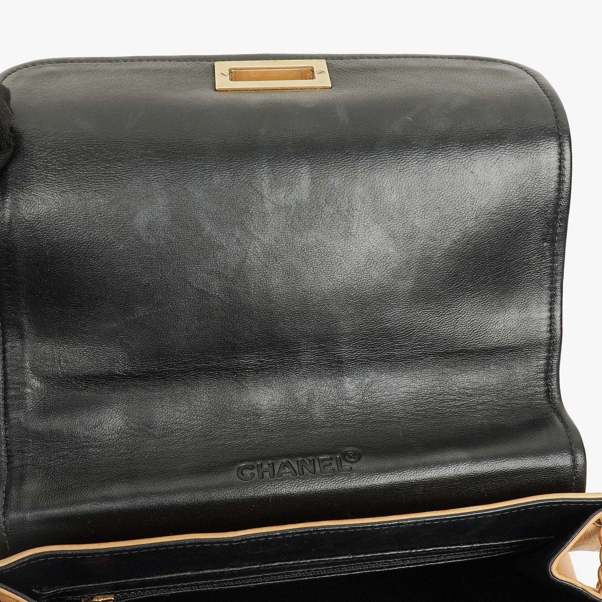 Chanel Mademoiselle Flap Accordion aus beigem Chocolate-Bar-Lammleder