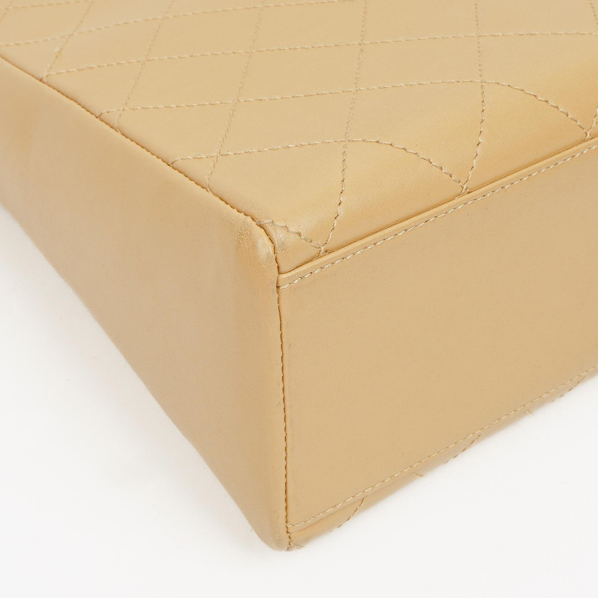 Chanel Straight Flap Tasche aus beigem Lammleder, 1997-1999