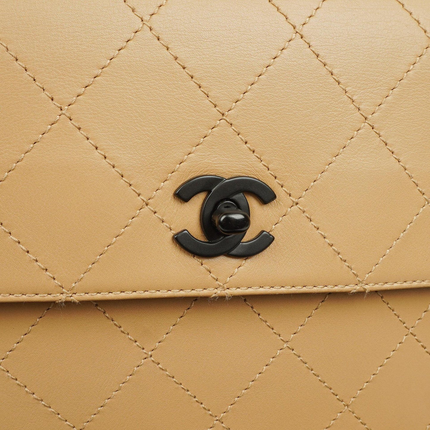 Chanel Straight Flap Tasche aus beigem Lammleder, 1997-1999