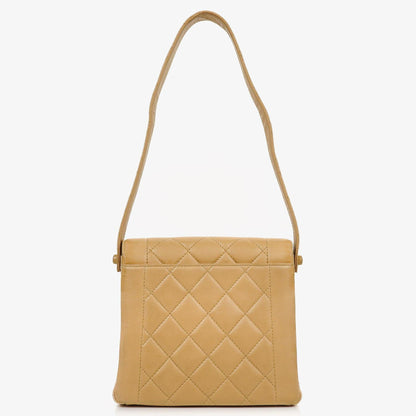 Chanel Beige Gesteppt Lammleder Diana Schultertasche mit 24K Vergoldeter Hardware