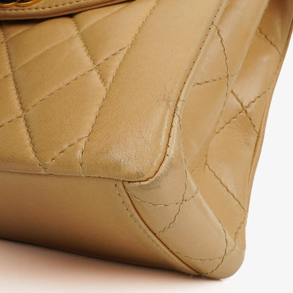 Chanel Beige Gesteppt Lammleder Diana Schultertasche mit 24K Vergoldeter Hardware