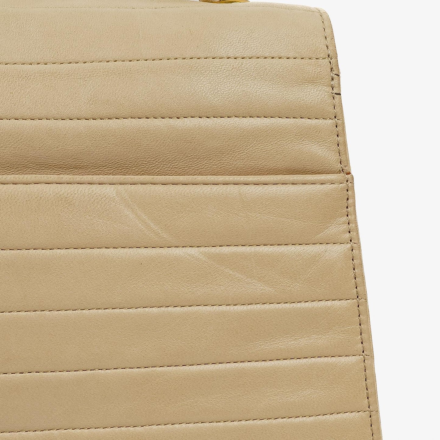 Chanel Flap Umhängetasche aus beigem gestepptem Lammleder