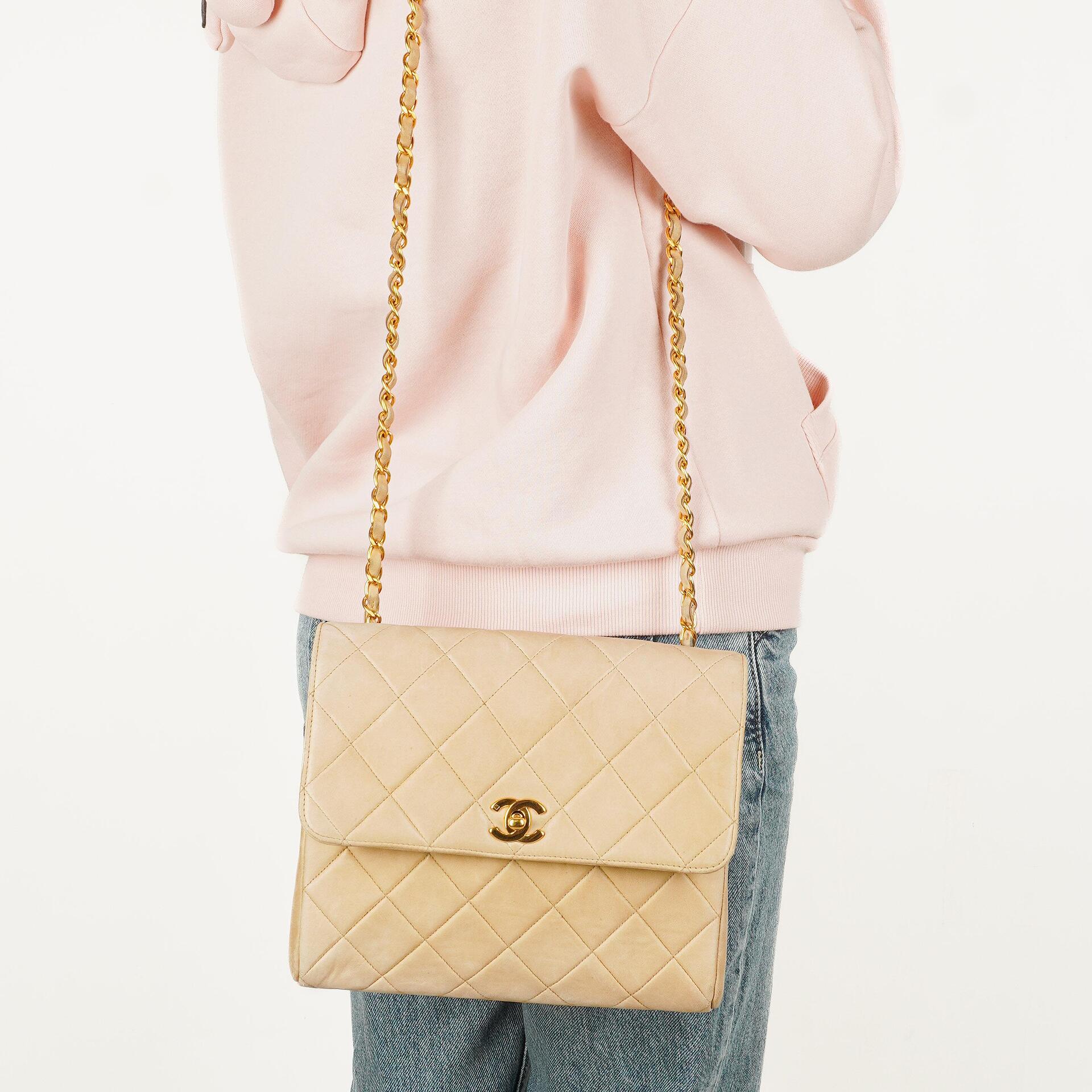 Chanel Kleine Single Flap Tasche aus beigem gestepptem Lammleder mit 24K vergoldeten Beschlägen