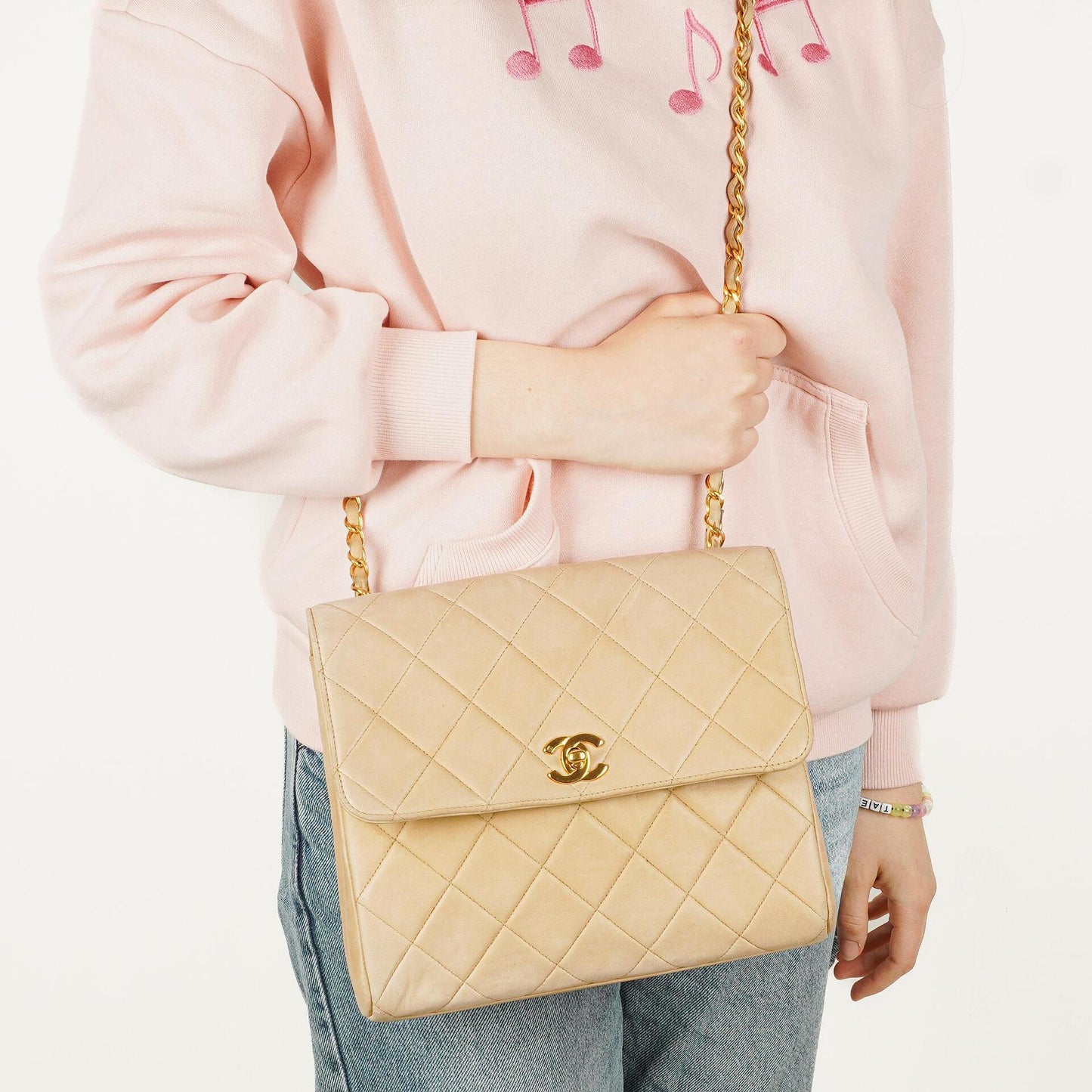 Chanel Kleine Single Flap Tasche aus beigem gestepptem Lammleder mit 24K vergoldeten Beschlägen