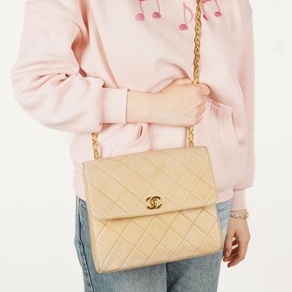 Chanel Kleine Single Flap Tasche aus beigem gestepptem Lammleder mit 24K vergoldeten Beschlägen