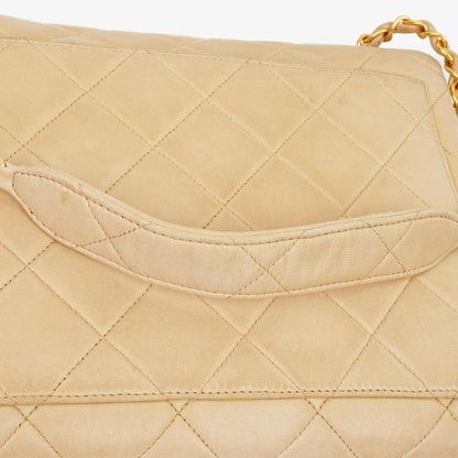 Chanel Kleine Single Flap Tasche aus beigem gestepptem Lammleder mit 24K vergoldeten Beschlägen