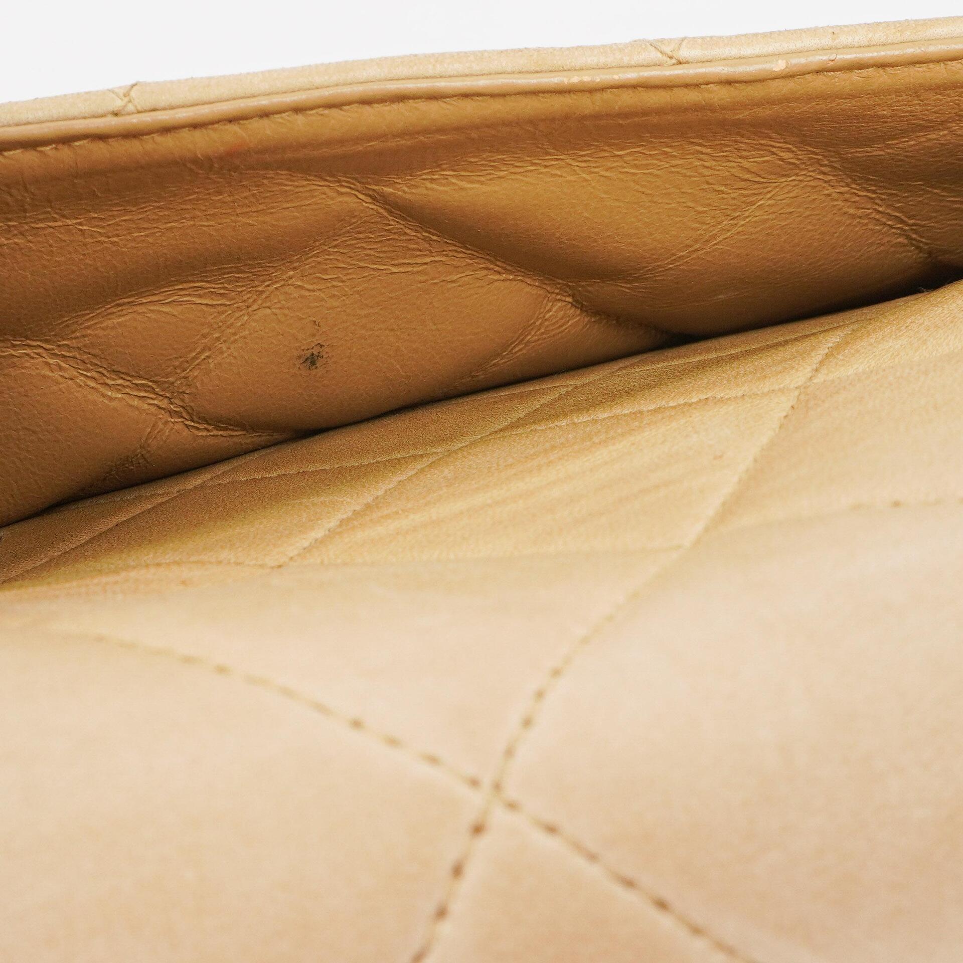 Chanel Kleine Single Flap Tasche aus beigem gestepptem Lammleder mit 24K vergoldeten Beschlägen