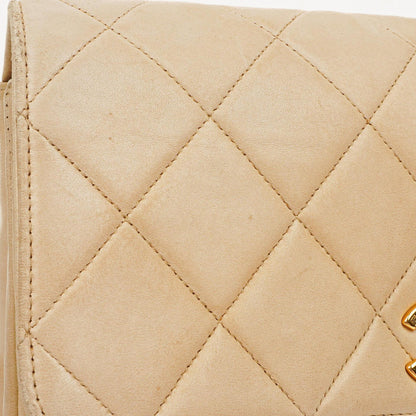 Chanel Kleine Single Flap Tasche aus beigem gestepptem Lammleder mit 24K vergoldeten Beschlägen
