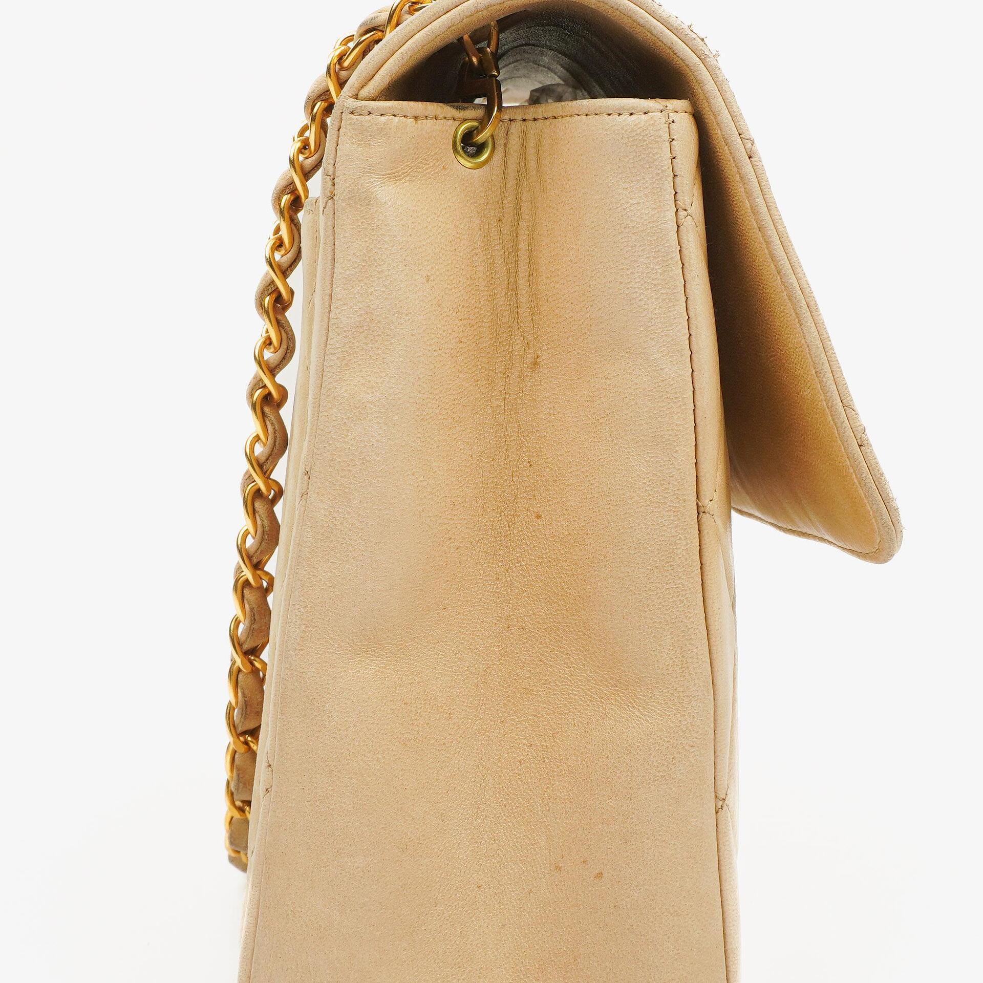 Chanel Kleine Single Flap Tasche aus beigem gestepptem Lammleder mit 24K vergoldeten Beschlägen