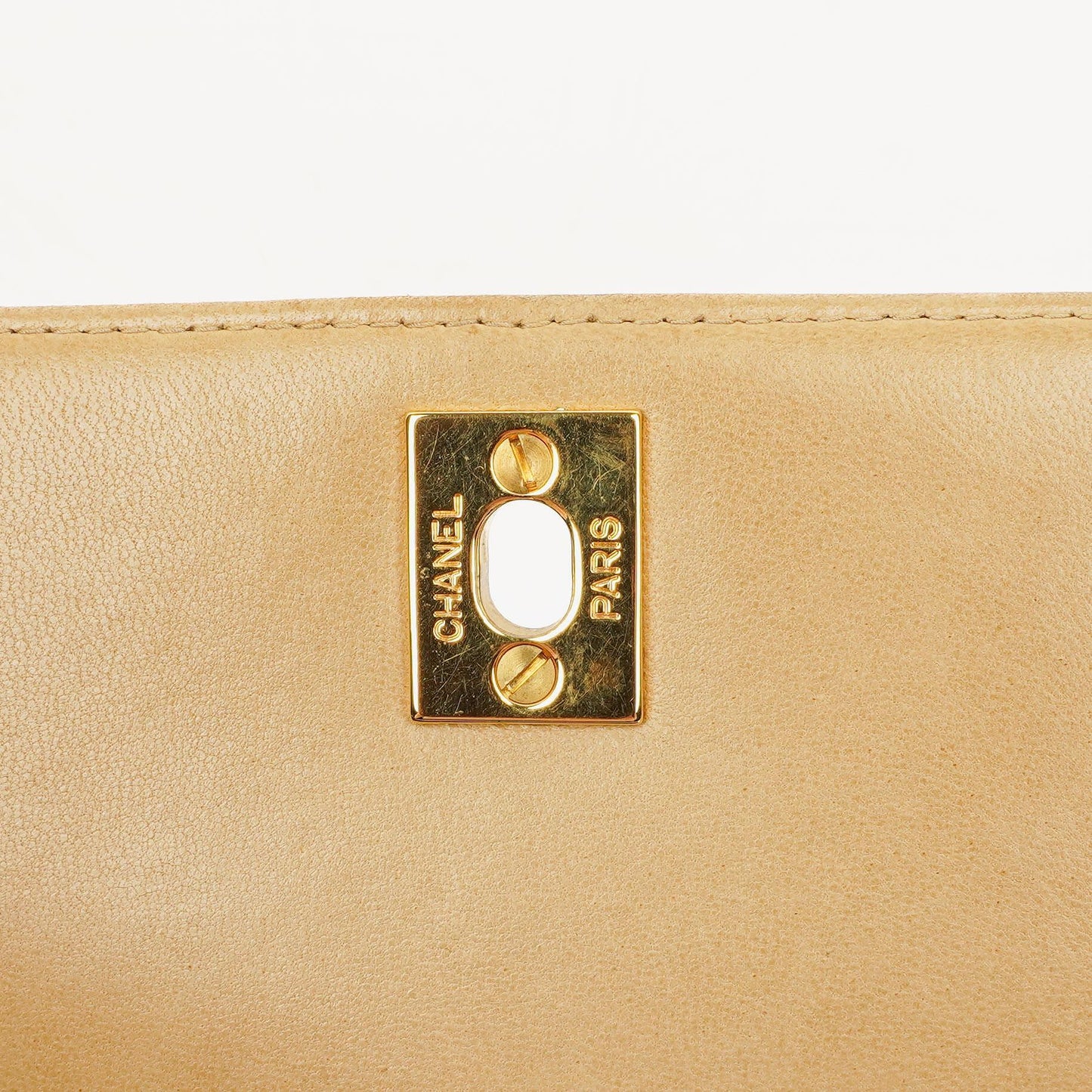 Chanel Kleine Single Flap Tasche aus beigem gestepptem Lammleder mit 24K vergoldeten Beschlägen