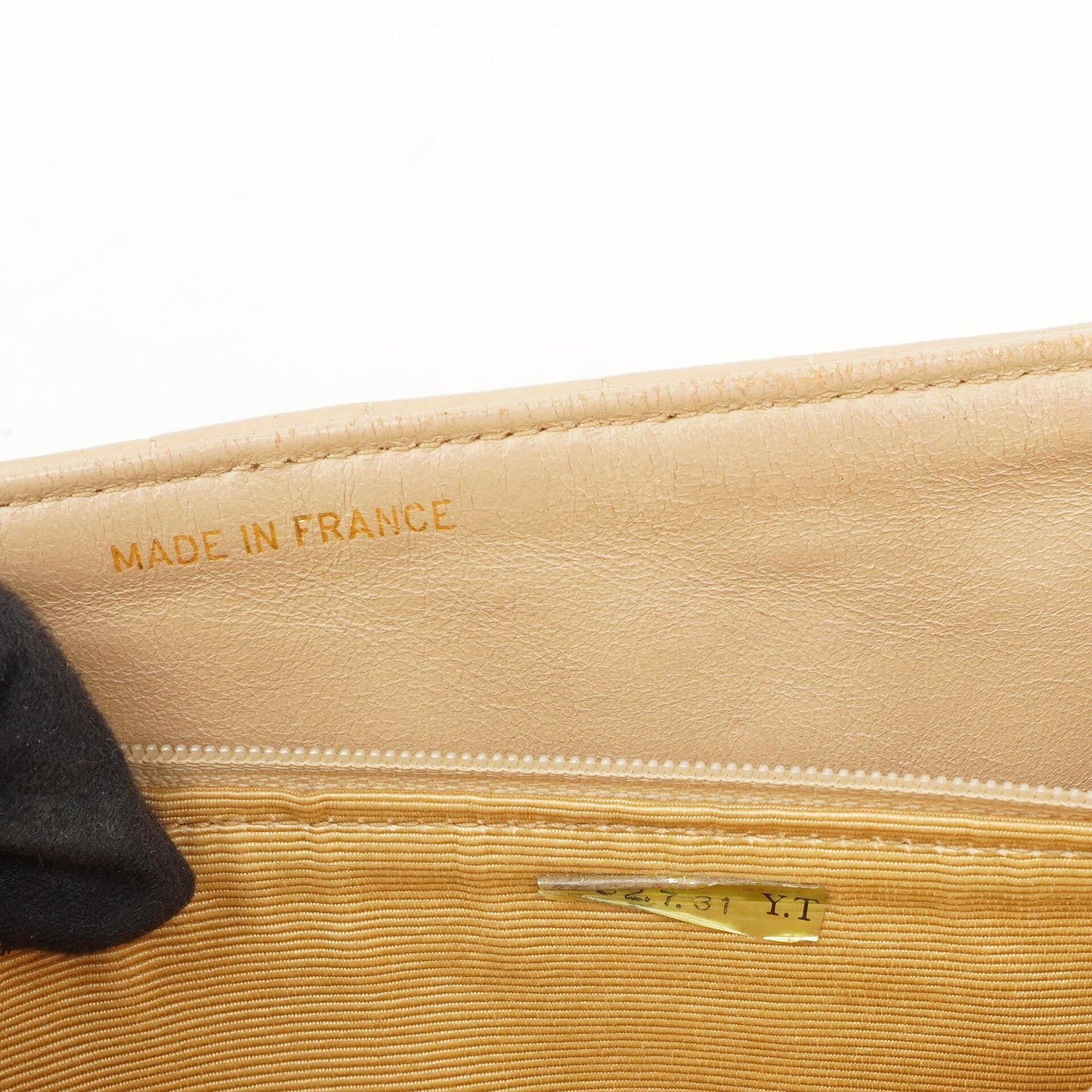 Chanel Beigefarbene vertikal gesteppt Single Flap Tasche mit 24K vergoldeten Beschlägen