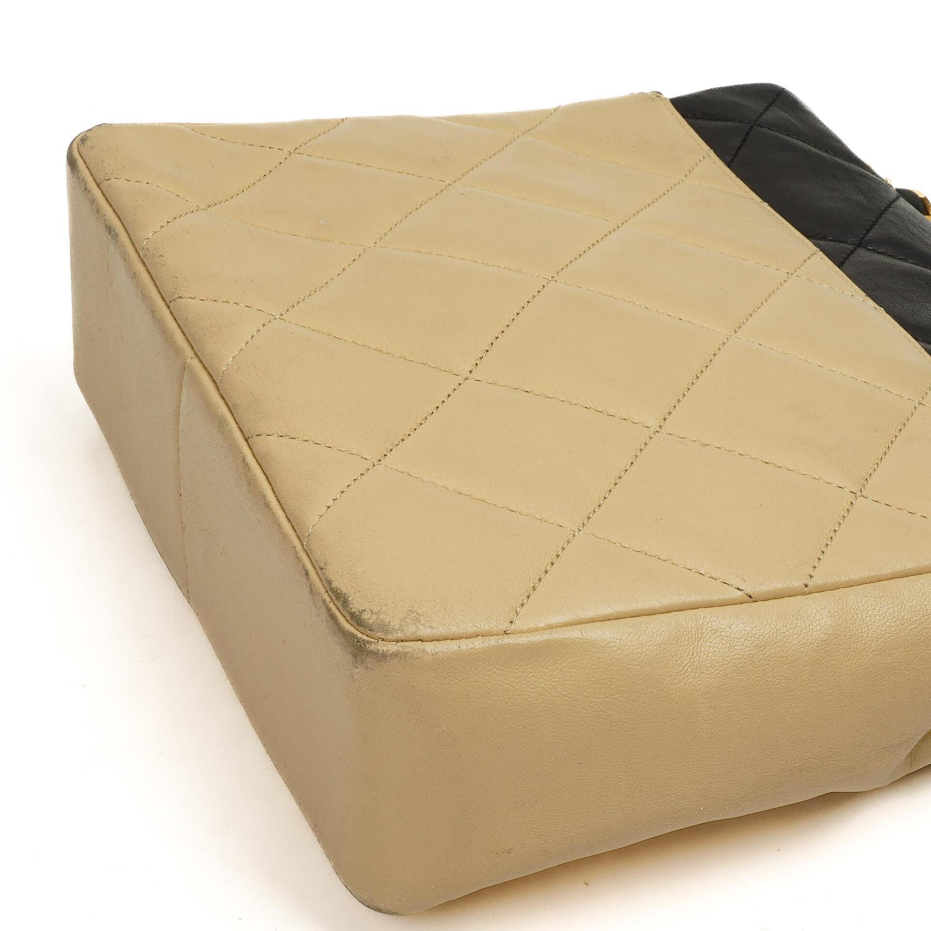 Chanel Bi-Color Gequiltete Lammleder Umschlagklapptasche mit 24K Goldbeschichtetem Hardware