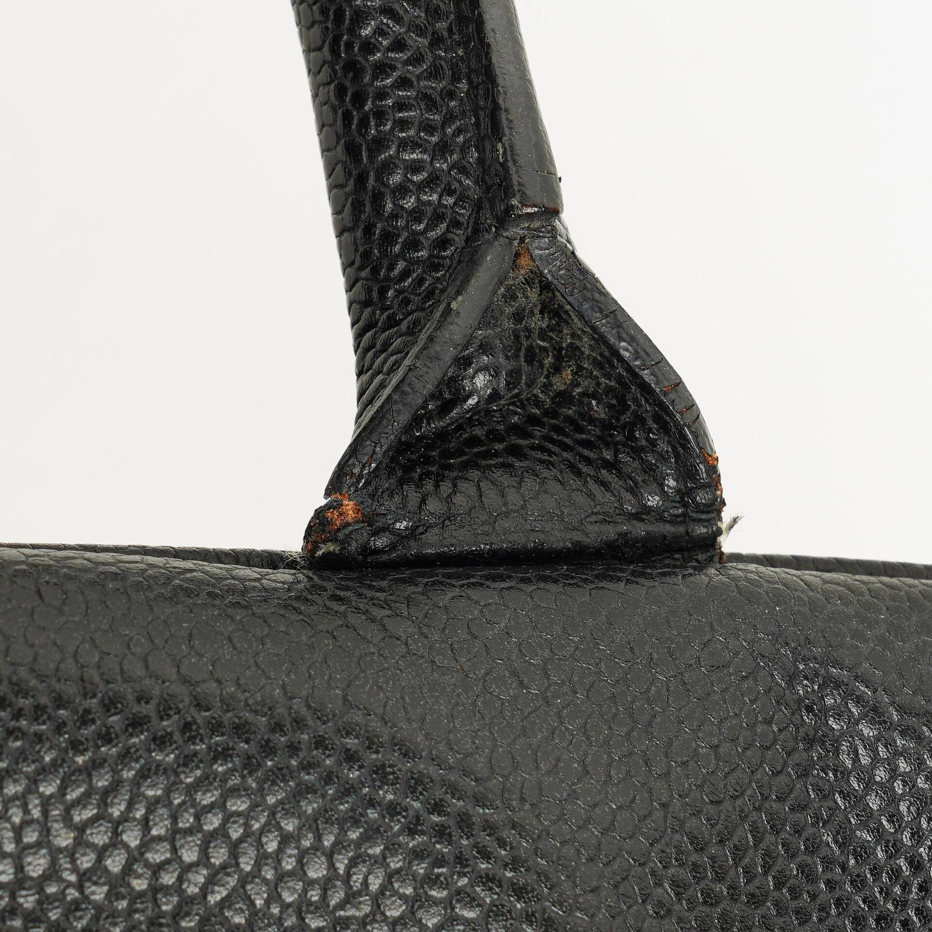 Chanel Boston Tasche aus schwarzem Caviar-Leder