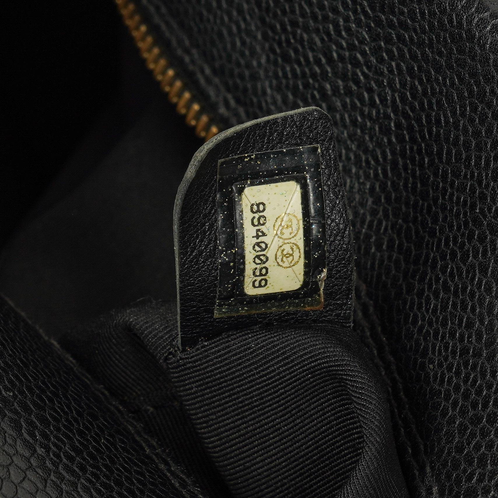 Chanel Boston Tasche aus schwarzem Caviar-Leder
