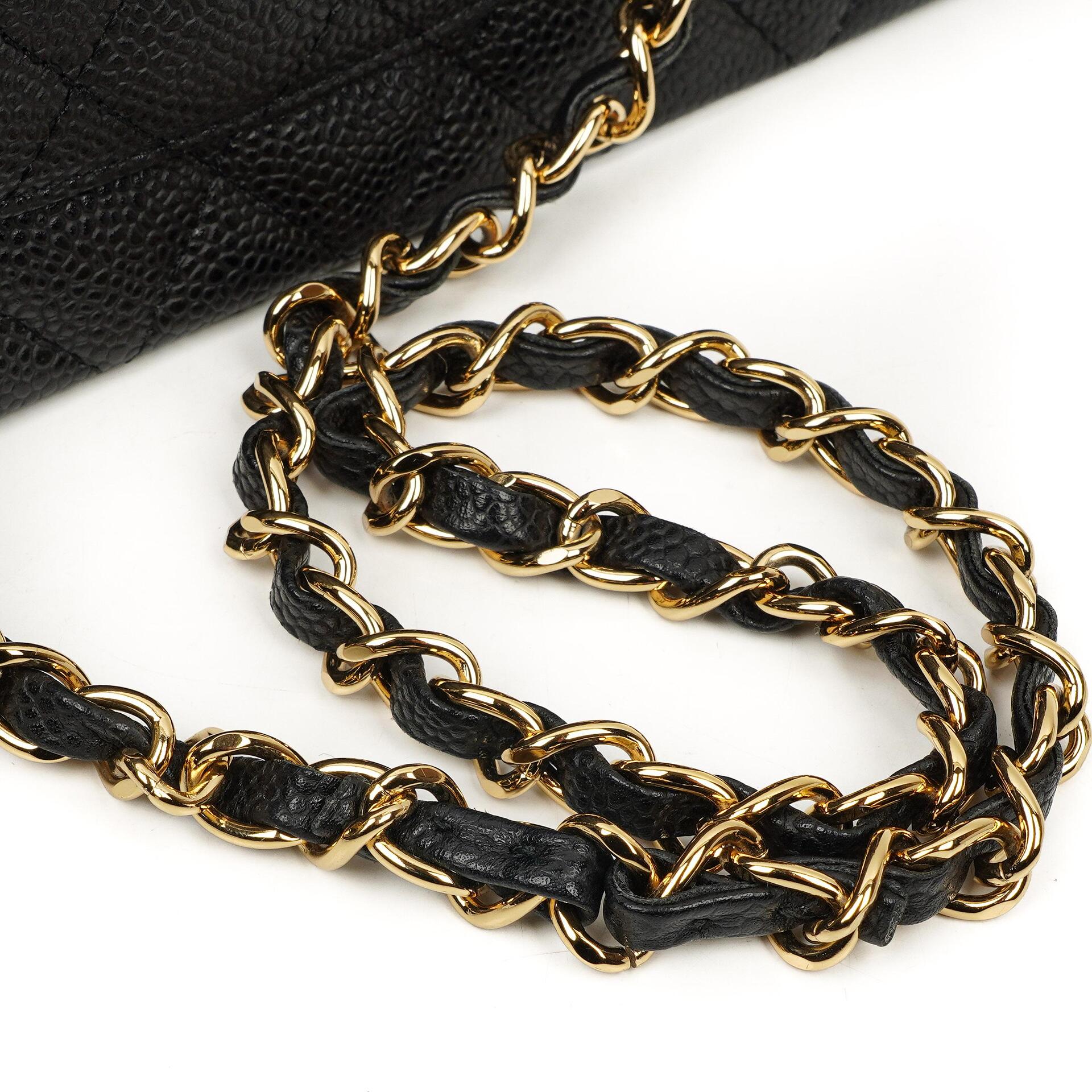 Chanel Mittelgroße Classic Double Flap Tasche Schwarz Gestepptes Kaviarleder Mit Goldfarbener Hardware, 2009-2010
