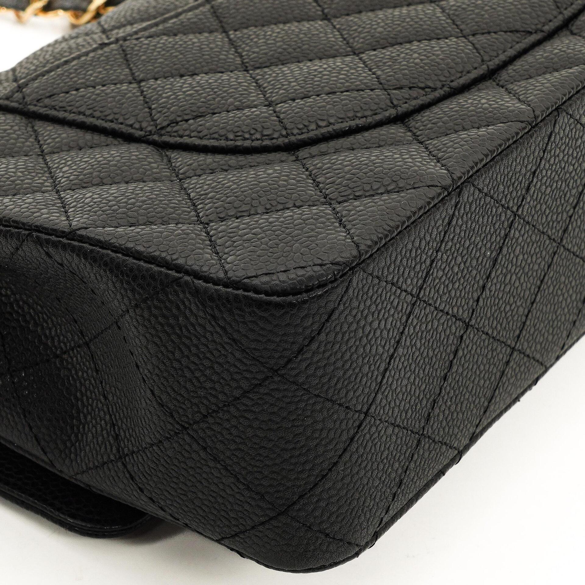 Chanel Mittelgroße Classic Double Flap Tasche Schwarz Gestepptes Kaviarleder Mit Goldfarbener Hardware, 2009-2010
