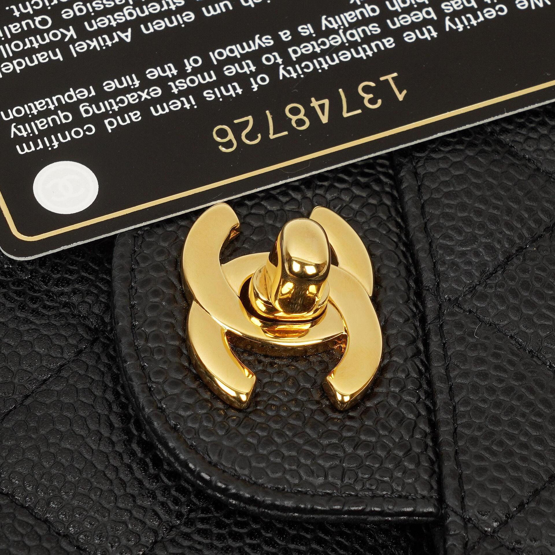 Chanel Mittelgroße Classic Double Flap Tasche Schwarz Gestepptes Kaviarleder Mit Goldfarbener Hardware, 2009-2010