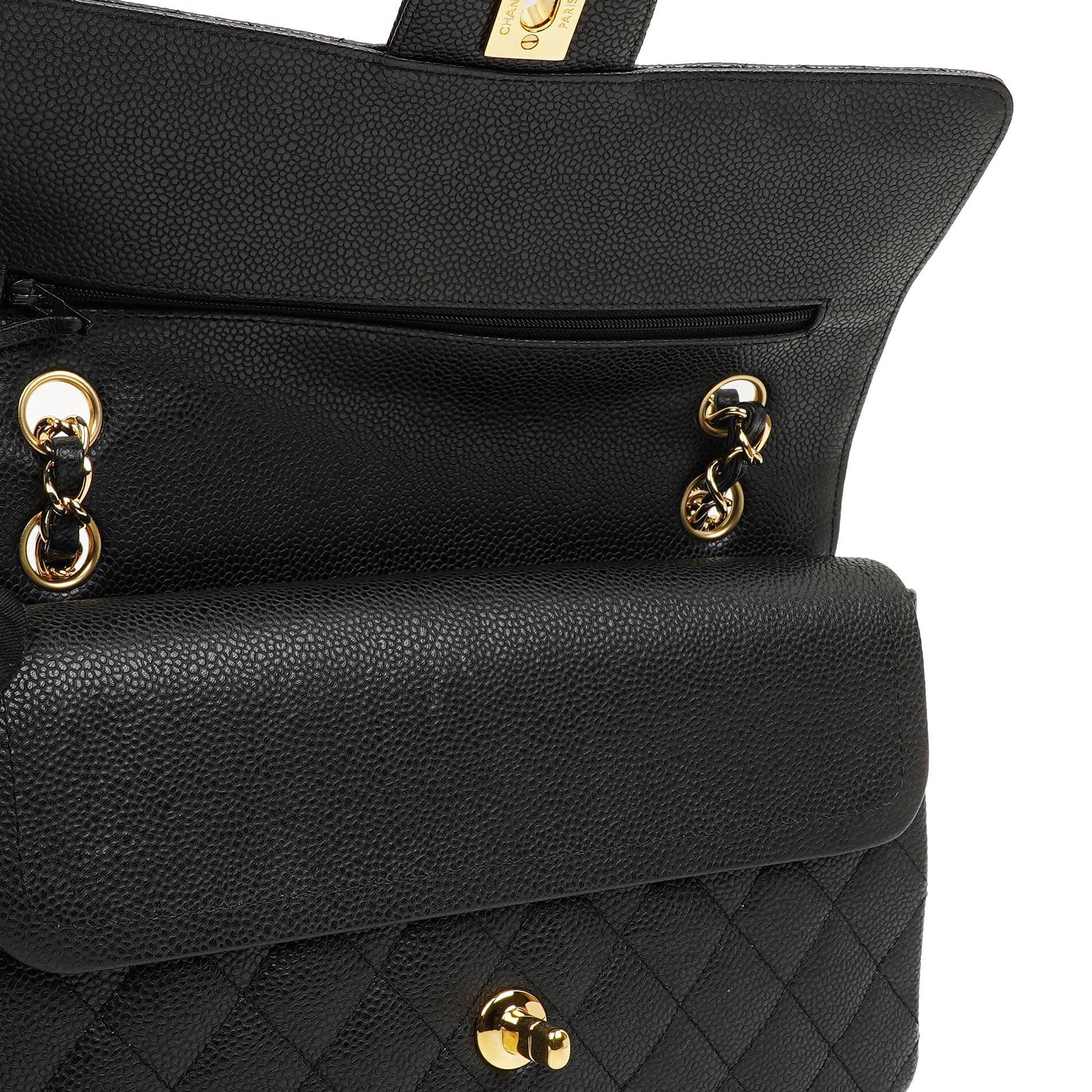 Chanel Mittelgroße Classic Double Flap Tasche Schwarz Gestepptes Kaviarleder Mit Goldfarbener Hardware, 2009-2010
