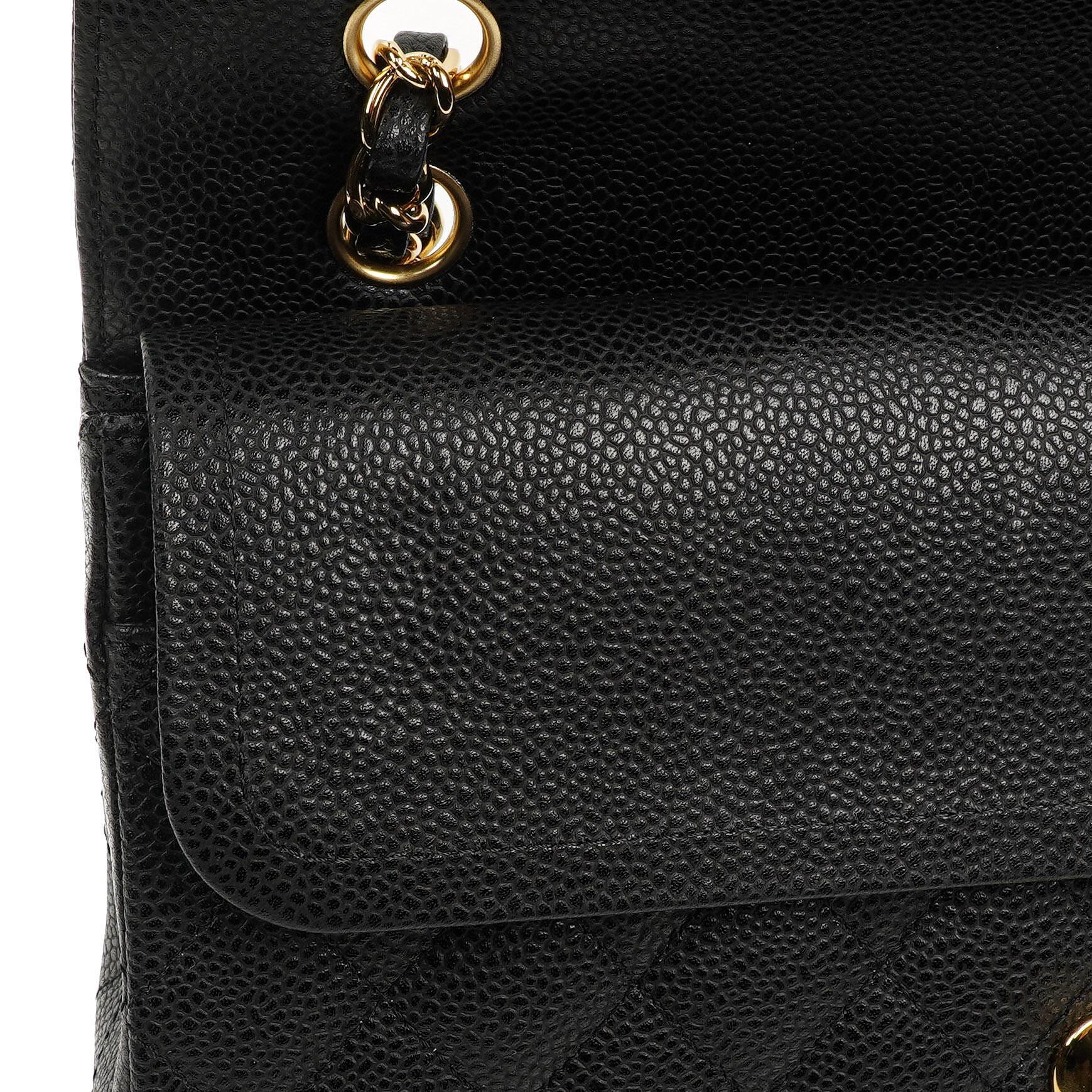 Chanel Mittelgroße Classic Double Flap Tasche Schwarz Gestepptes Kaviarleder Mit Goldfarbener Hardware, 2009-2010
