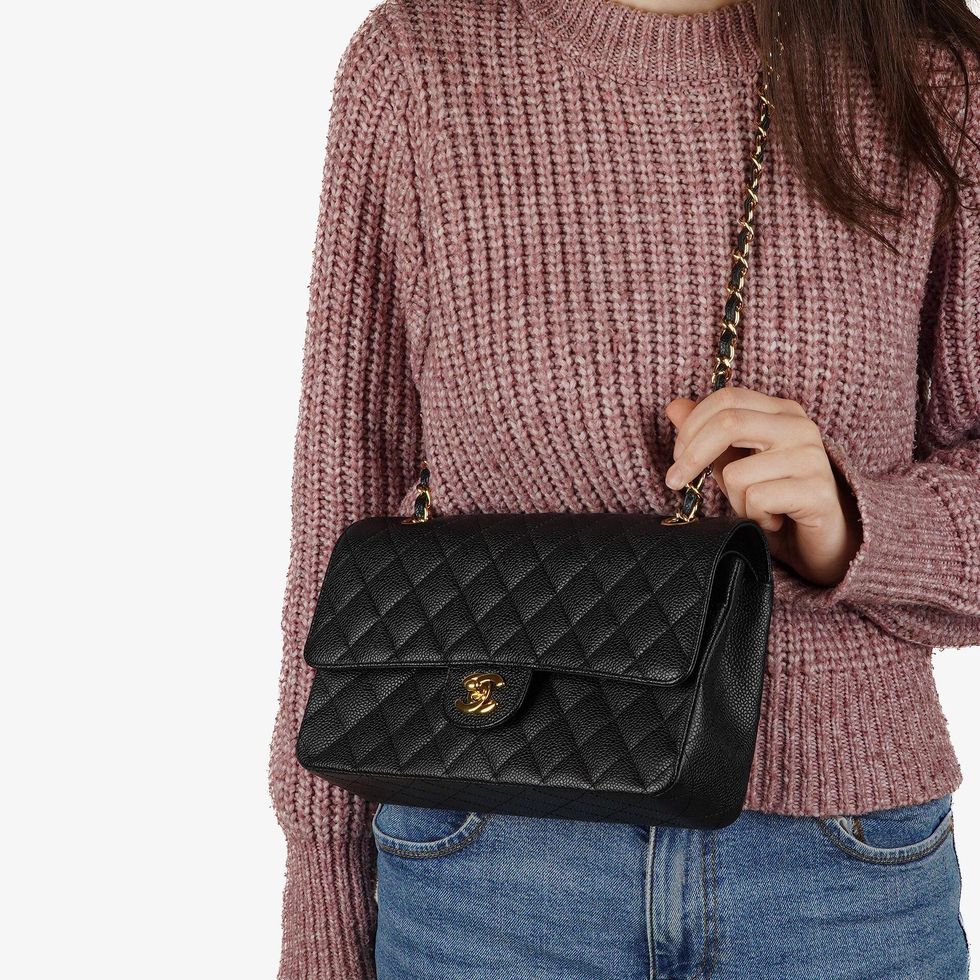 Chanel Mittelgroße Classic Double Flap Tasche Schwarz Gestepptes Kaviarleder Mit Goldfarbener Hardware, 2009-2010