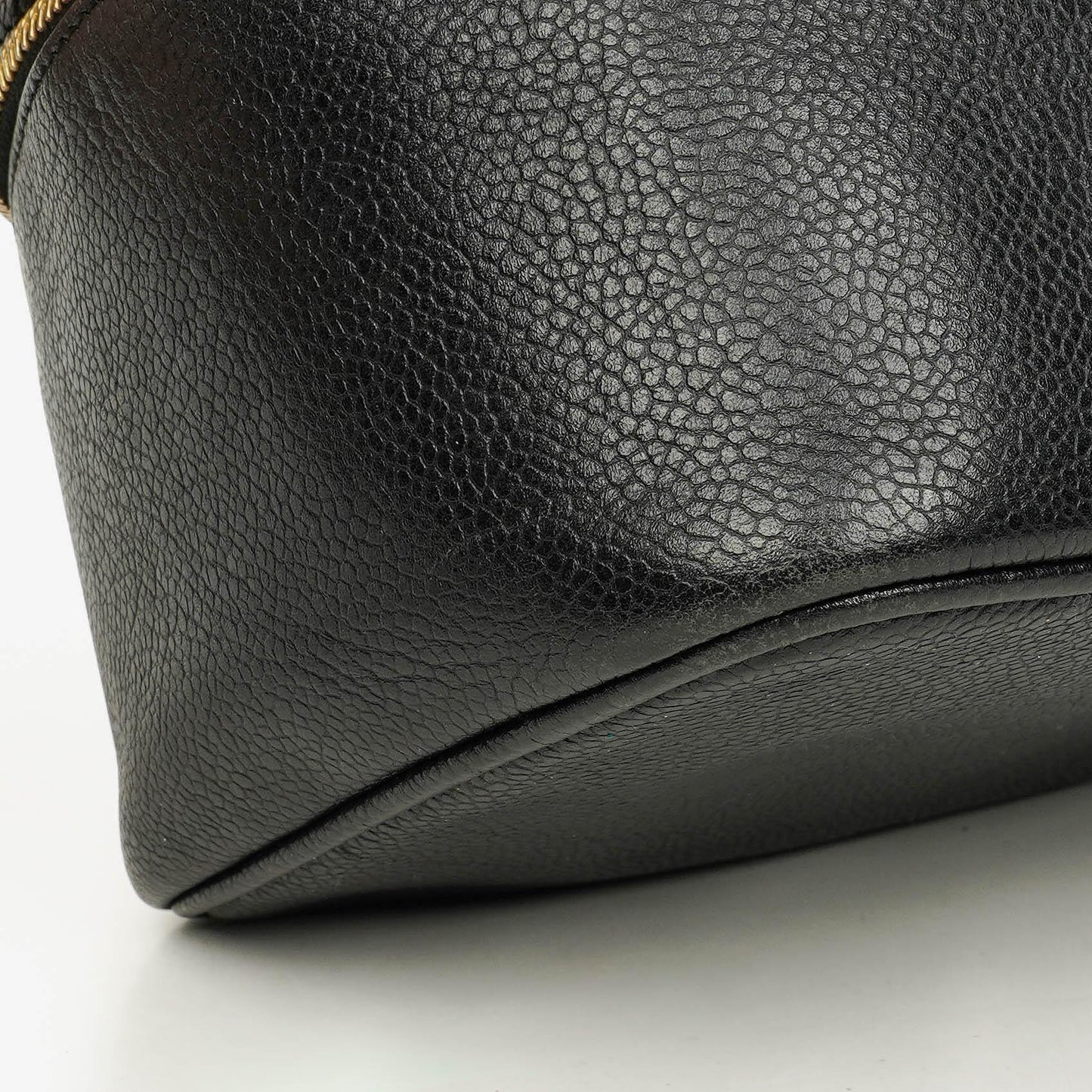 Chanel Vanity Case aus schwarzem Caviar-Leder