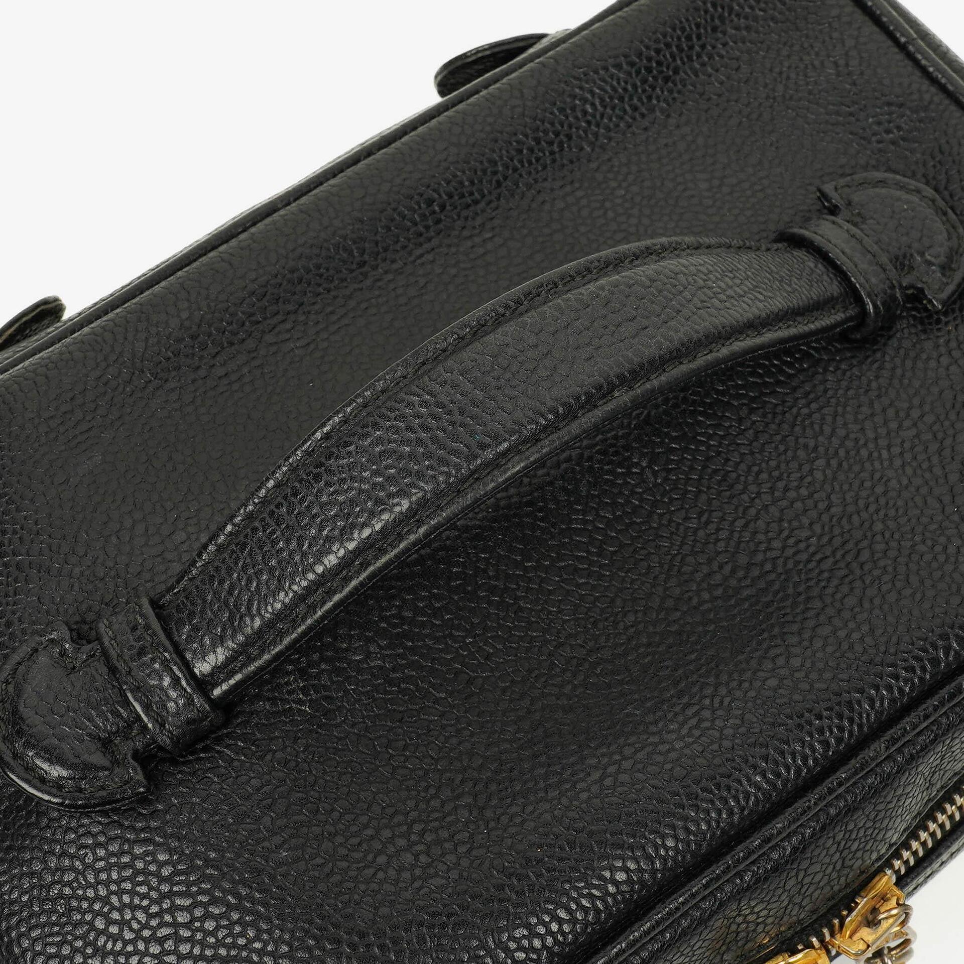 Chanel Vanity Case aus schwarzem Caviar-Leder