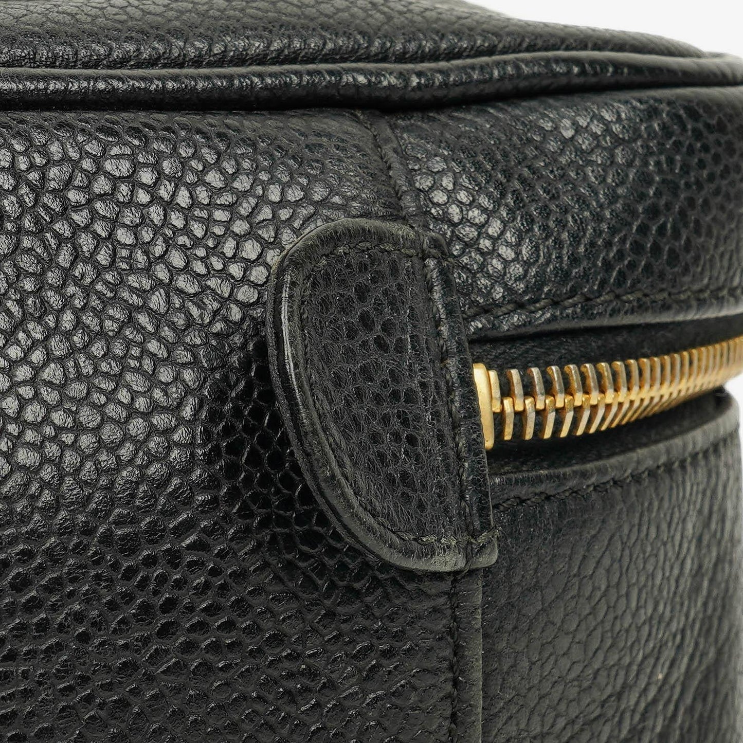 Chanel Vanity Case aus schwarzem Caviar-Leder