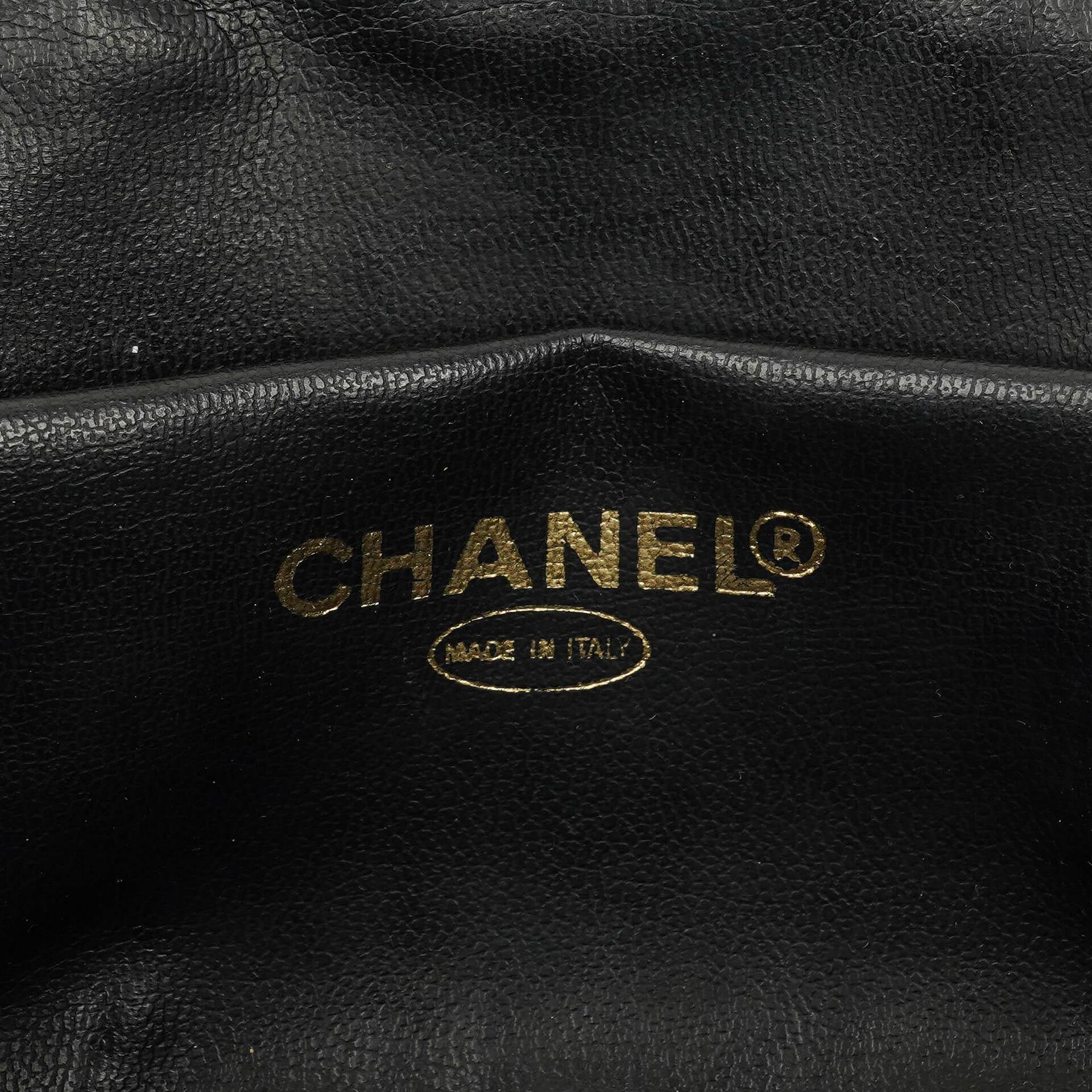 Chanel Vanity Case aus schwarzem Caviar-Leder