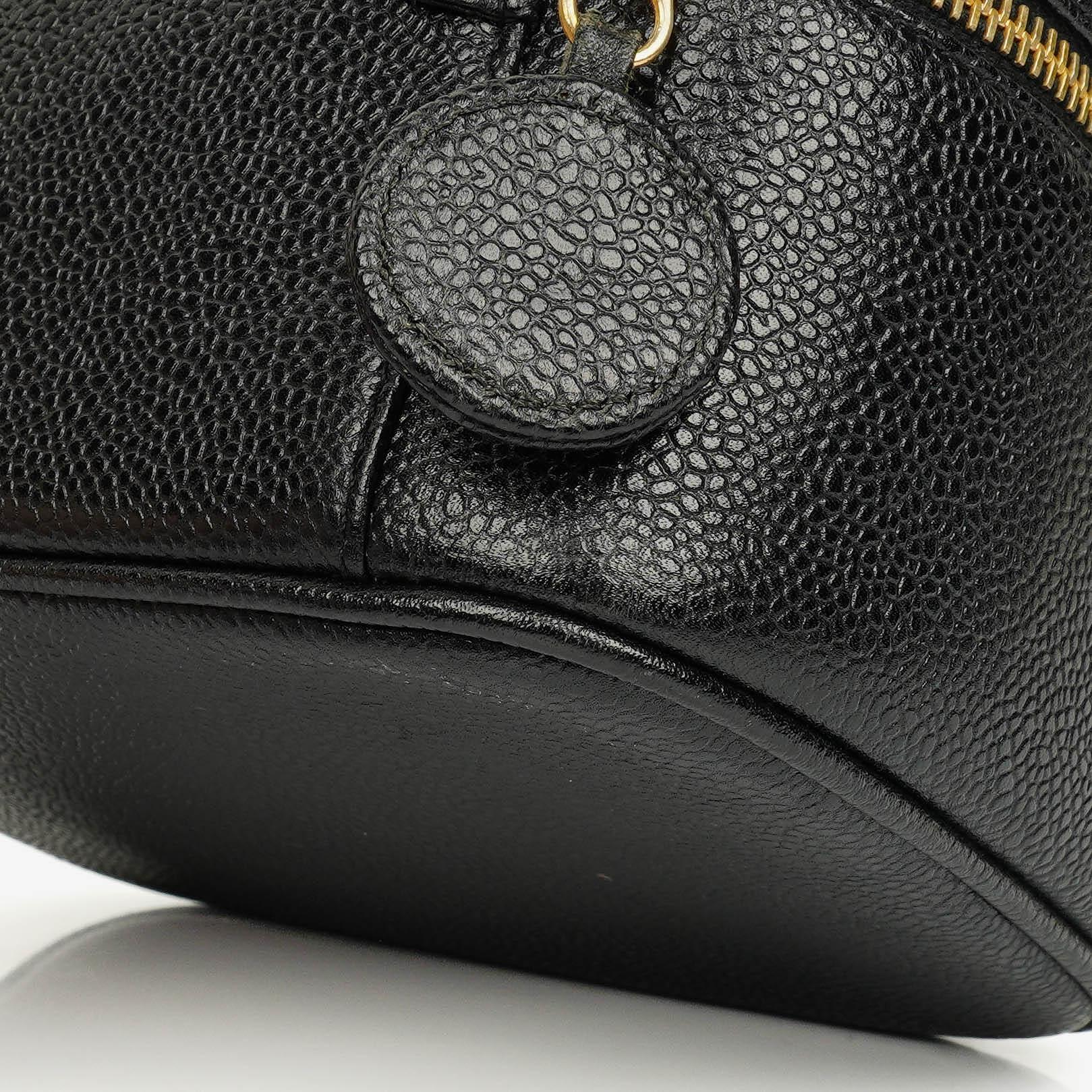 Chanel Vanity Case aus schwarzem Caviar Leder