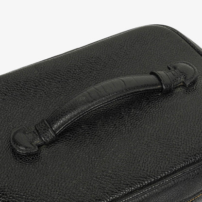 Chanel Vanity Case aus schwarzem Caviar Leder