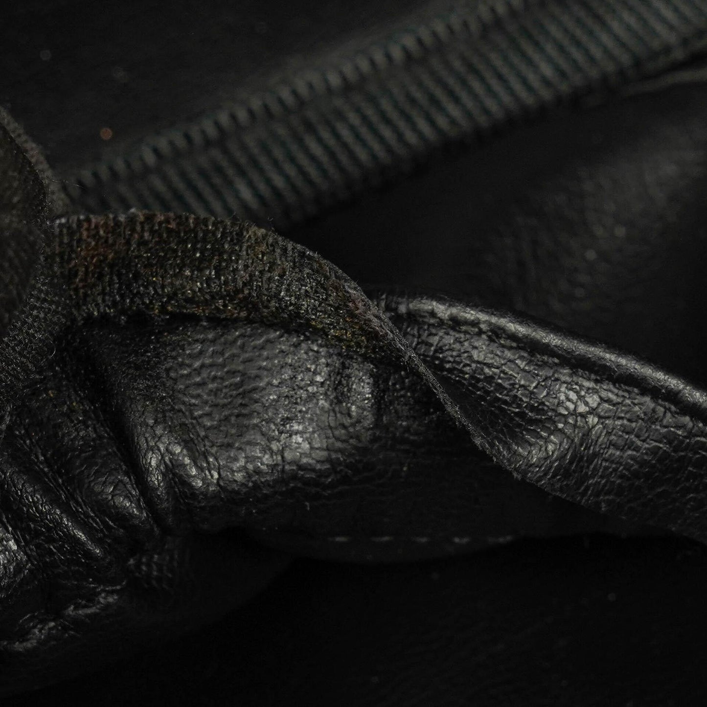 Chanel Vanity Case aus schwarzem Caviar Leder