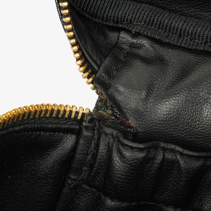Chanel Vanity Case aus schwarzem Caviar Leder