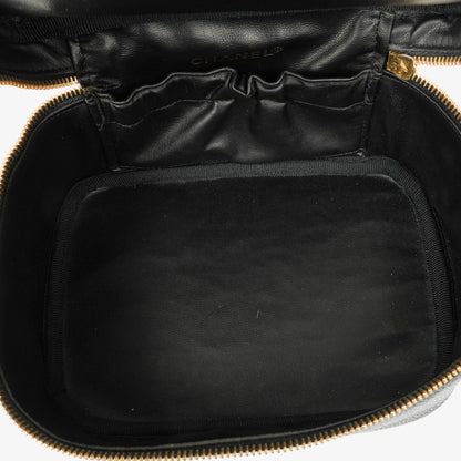 Chanel Vanity Case aus schwarzem Caviar Leder