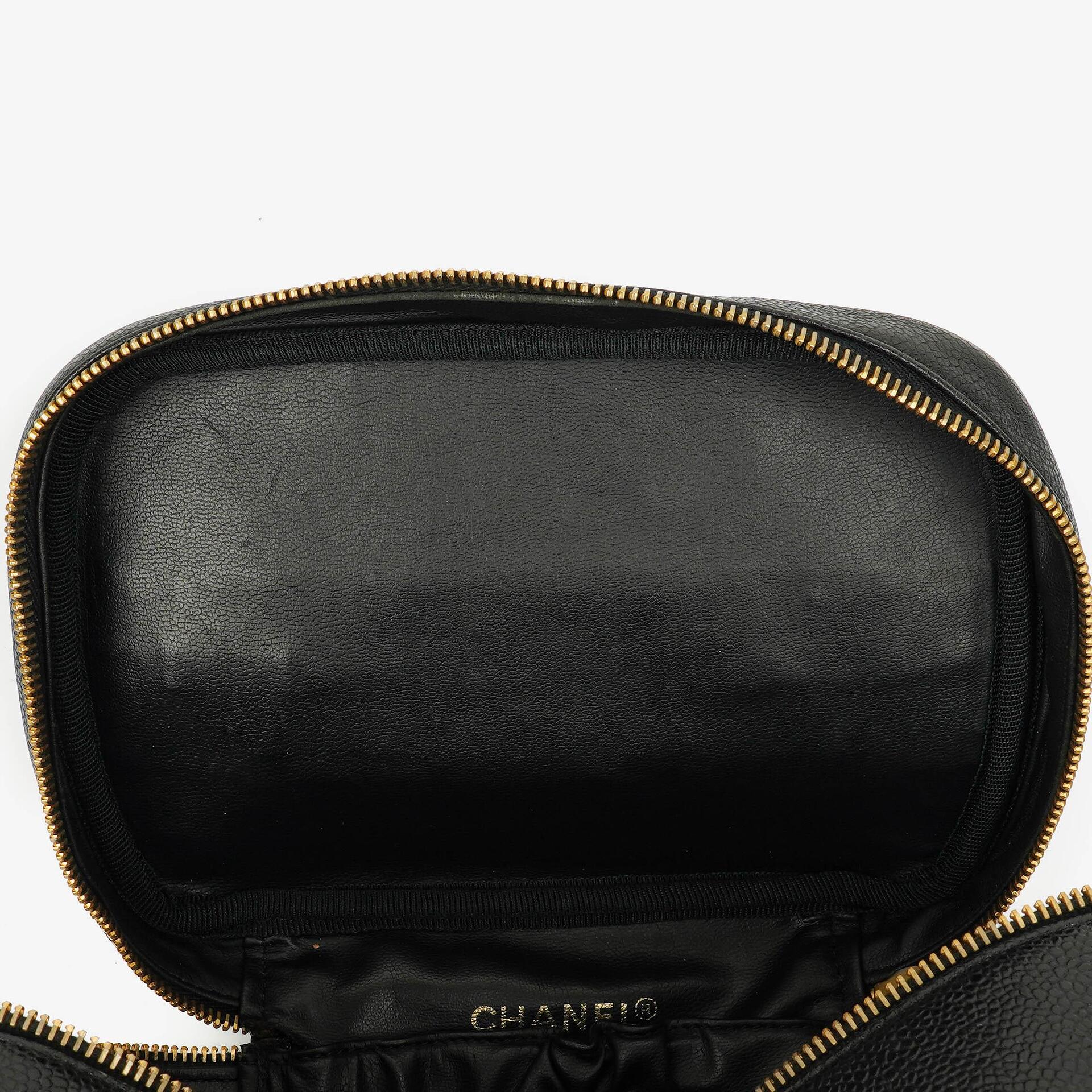 Chanel Vanity Case aus schwarzem Caviar Leder