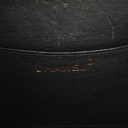 Chanel Vanity Case Box Tasche aus schwarzem Chevron-gestepptem Lackleder