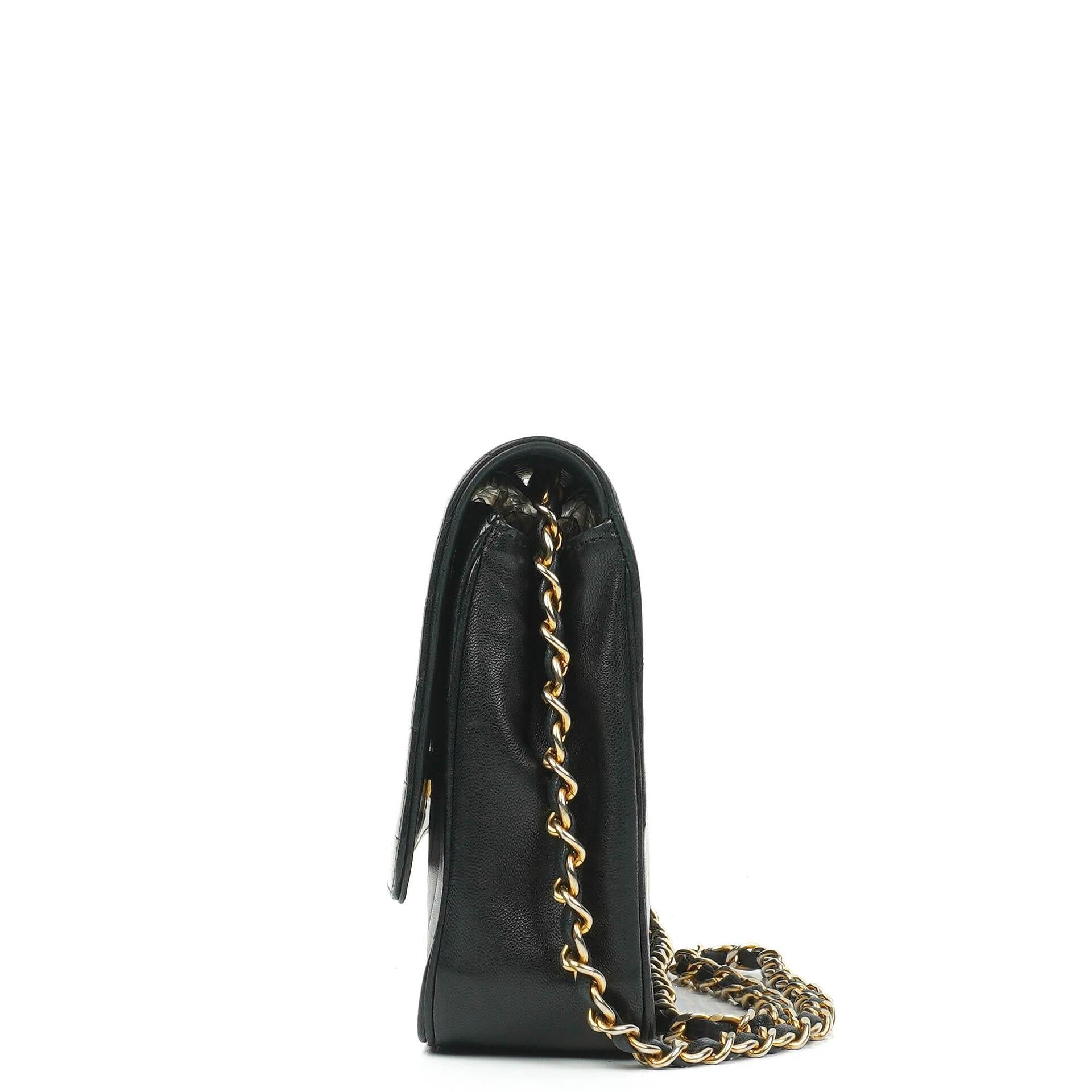 Chanel Classic Single Flap Tasche Medium Gesteppt Lammleder Schwarz mit 24K Gold Hardware