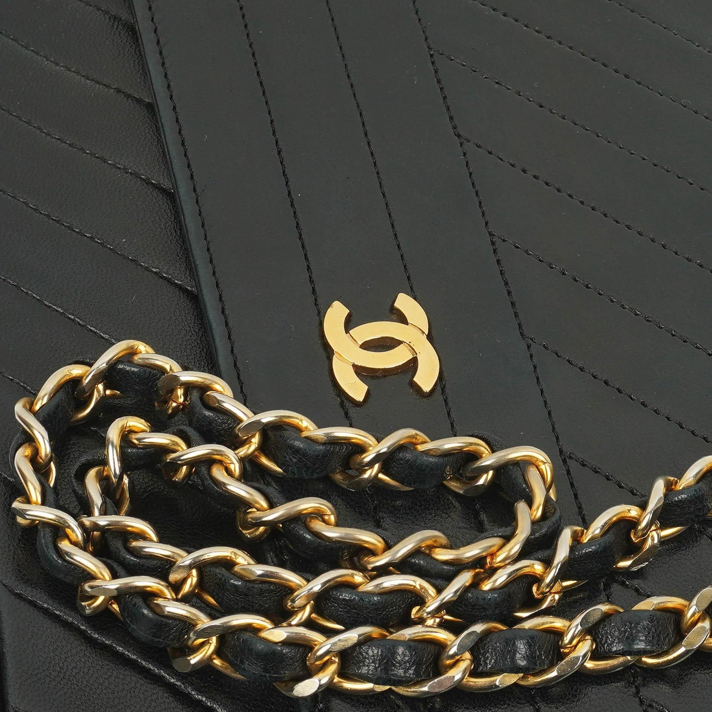 Chanel Classic Single Flap Tasche Medium Gesteppt Lammleder Schwarz mit 24K Gold Hardware