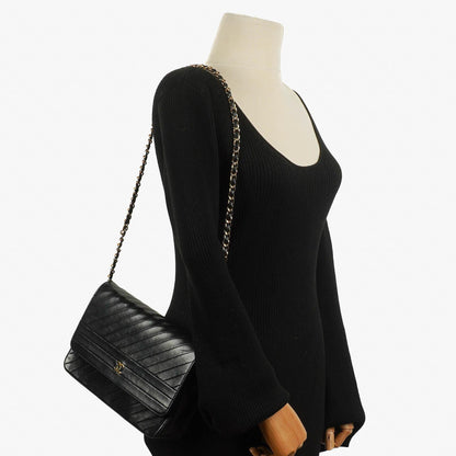 Chanel Classic Single Flap Tasche Medium Gesteppt Lammleder Schwarz mit 24K Gold Hardware