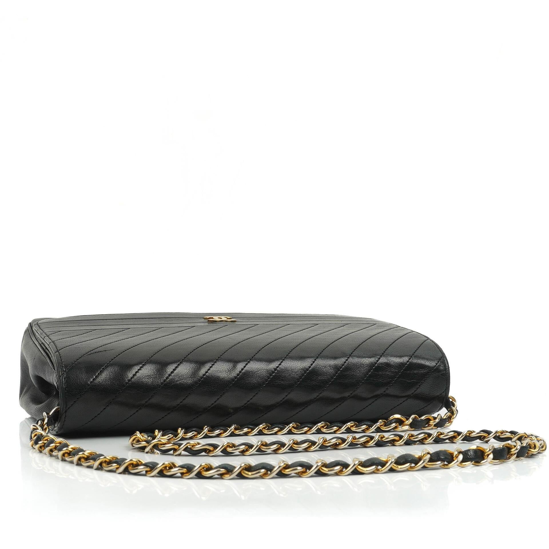 Chanel Classic Single Flap Tasche Medium Gesteppt Lammleder Schwarz mit 24K Gold Hardware