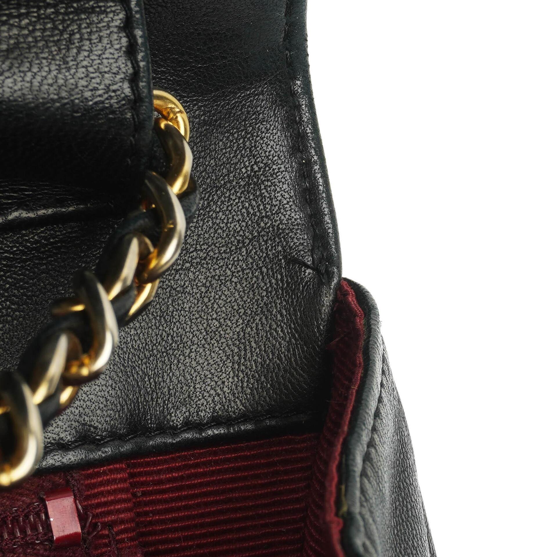 Chanel Classic Single Flap Tasche Medium Gesteppt Lammleder Schwarz mit 24K Gold Hardware