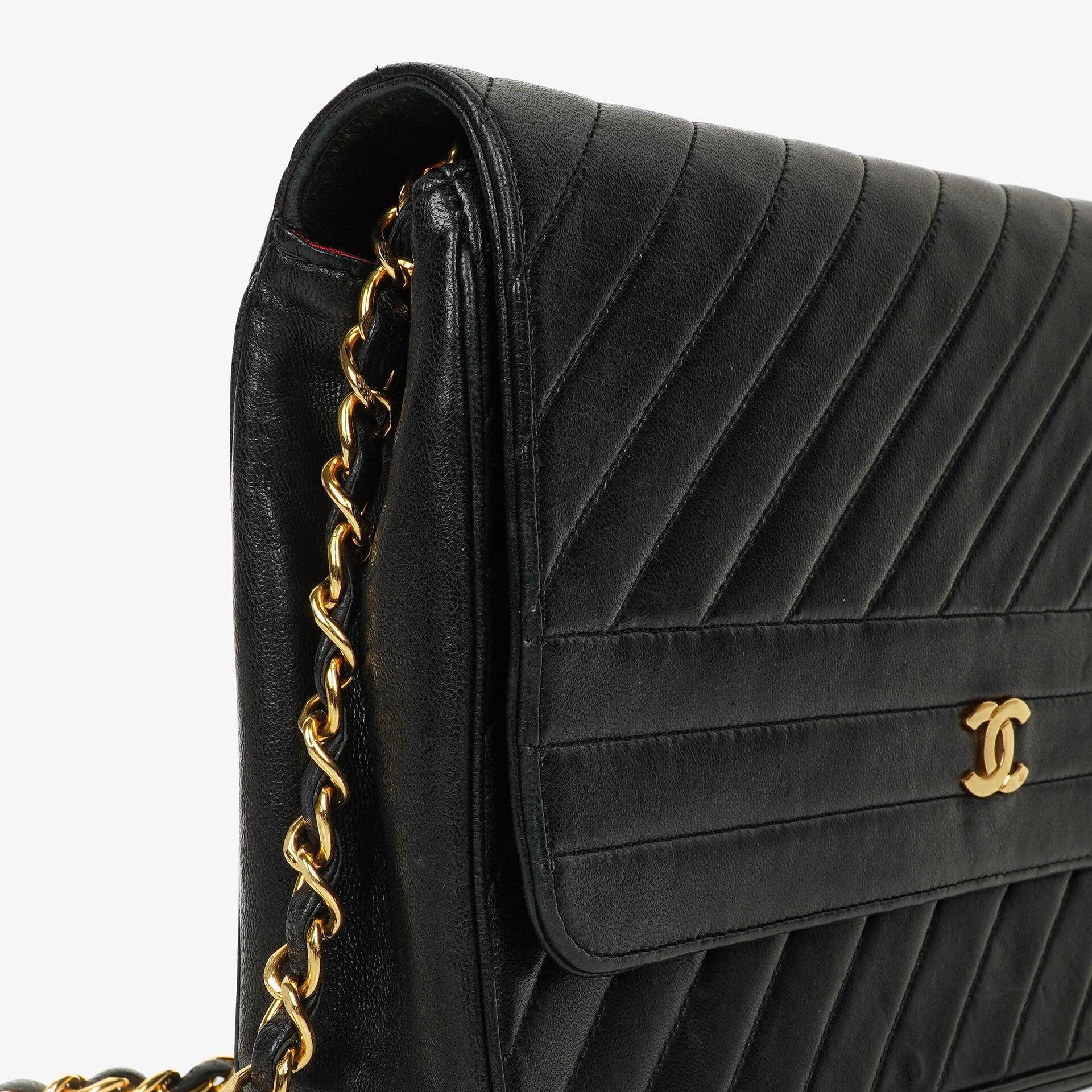 Chanel Schwarze diagonale gesteppte Lammleder Mittel Classic Single Flap Tasche mit 24K vergoldeten Beschlägen