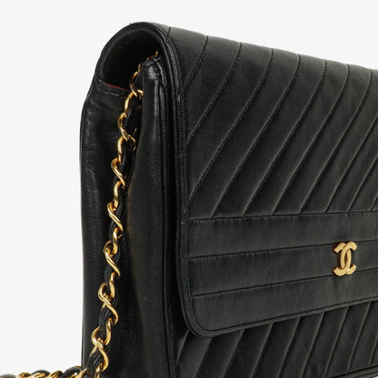 Chanel Schwarze diagonale gesteppte Lammleder Mittel Classic Single Flap Tasche mit 24K vergoldeten Beschlägen