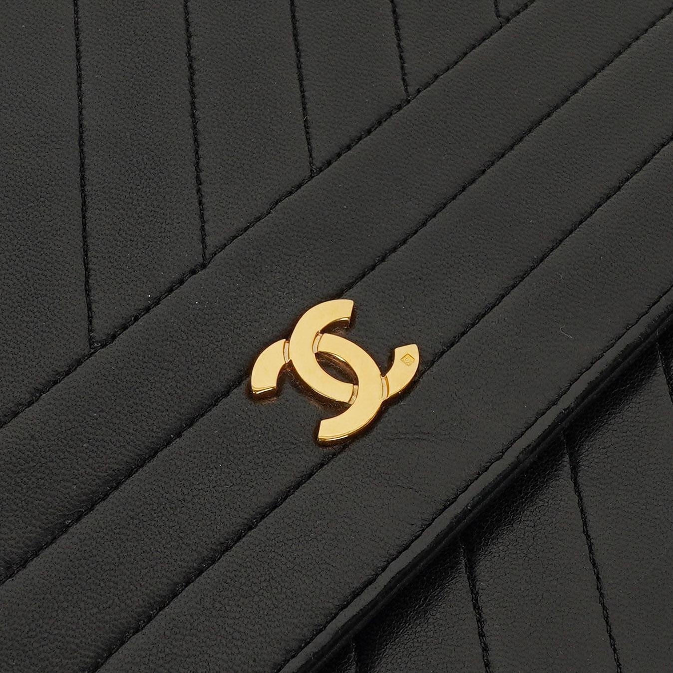 Chanel Schwarze diagonale gesteppte Lammleder Mittel Classic Single Flap Tasche mit 24K vergoldeten Beschlägen