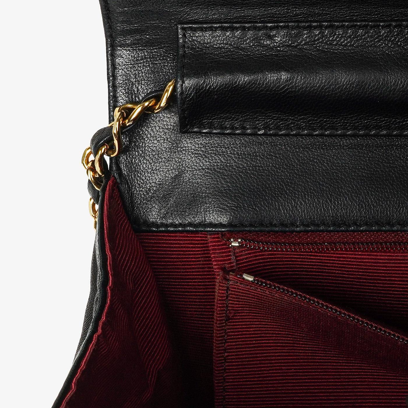Chanel Schwarze diagonale gesteppte Lammleder Mittel Classic Single Flap Tasche mit 24K vergoldeten Beschlägen